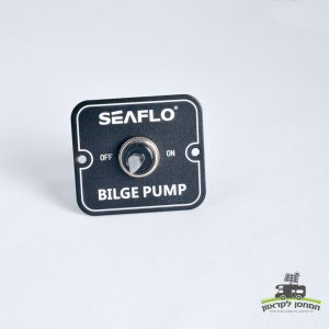 מתג ON/OFF שחור חיצוני של SEAFLO, אידיאלי למערכות אנרגיה סולארית, פוטו-וולטאית טכנולוגיה, תחנות כוח מתחדשת ופתרונות ייצור חשמל ניידים; מוצג על שטח לבן.