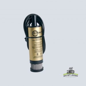 משאבת סולא טבולה ניידת בעלת מבנה גלילי בצבע זהב וכבל חשמל שחור, אידיאלית לציוד לקמפינג או מוצרים לקרוואנים, פועלת באנרגיה סולארית באמצעות פוטו-וולטאית טכנולוגיה לייצור חשמל נקי ומתחדשת, מספקת פתרון ירוק לתשתיות אנרגיה באזורים ללא חיבור רשת ומגיעה עם תווית מוצר ופרטים טכניים.