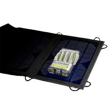 המטען הנייד GUIDE10 מופעל באנרגיה סולארית באמצעות טכנולוגית פוטו-וולטאית, יכול טעינת סוללות AA ו-AAA ומספק תחנת כח נייד לייצור חשמל נקי וטעינת מכשירים מכל מקום – פתרון אנרגיה מתחדשת יעילה ונגיש לכל מצב.