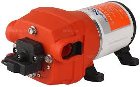 משאבת מים חיצונית 12V לקרוואן/יאכטה 17LPM