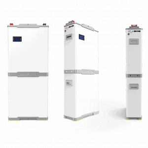 שלוש תמונות של סוללת הליתיום NEWTEC CARBON 15KWh, המהווה מרכיב מרכזי במערכות לאגירת אנרגיה סולארית וייצור חשמל פוטו-וולטאי.